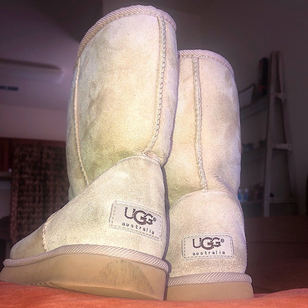 UGG Classic Short Boot